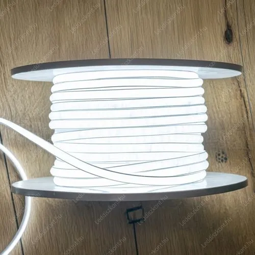 230V COB Led szalag 120 Led/m, 10W, 700 lumen, 10 centinkként vágható! 6000 kelvin, hideg fehér, IP65, vízálló. Egy oldalról 50 méter táplálható be! Led szalag 230V LLSZIP65V240L230V10CMCOB6000K 2 év gar.